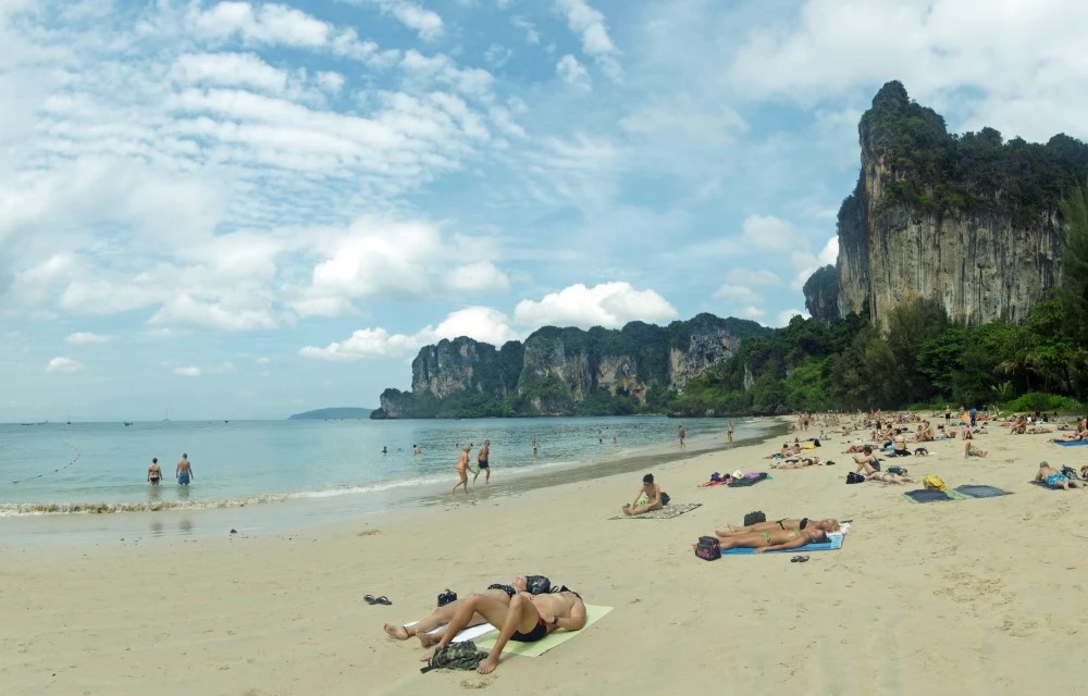Railay Beach in Phi Phi Island Pictures